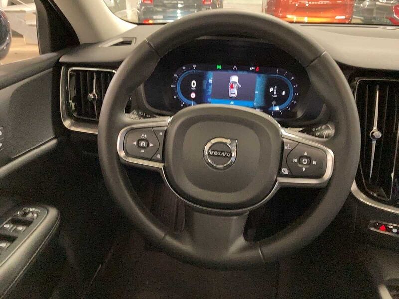 Volvo V60 Core B4 DKG / Navi